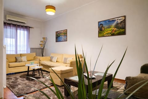 Living room, Seating area, air conditioner