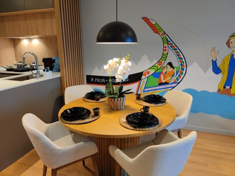 Kitchen or kitchenette, Living room, Decorative detail, Seating area, Dining area