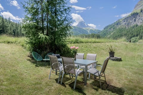 Garden, Garden view, Mountain view