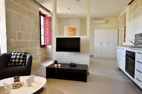 TV and multimedia, Kitchen or kitchenette