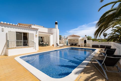 Pool view, Swimming pool, sunbed