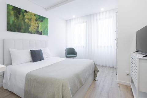 Bed, TV and multimedia