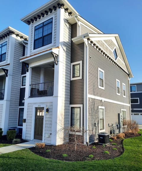 Property building, Day