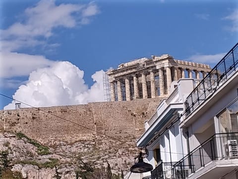Nearby landmark, Day, Landmark view
