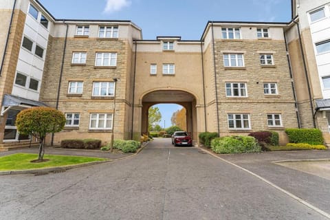 Modern 1BR flat - free parking + lift Apartment in Edinburgh