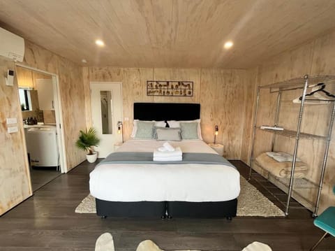 Photo of the whole room, Bedroom, air conditioner
