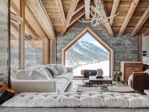 Chalet de luxe avec piscine, sauna, hammam, cinéma et salle de jeu - FR-1-694-3 Chalet in Val dIsere