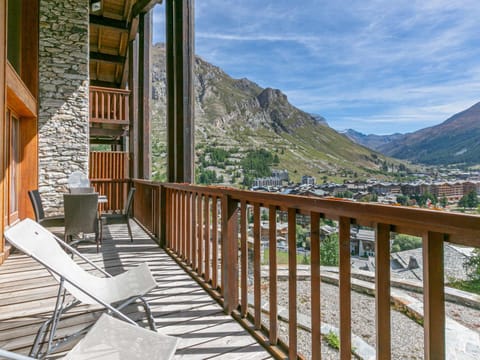Chalet de luxe avec sauna, cheminée et WiFi à Val-d'Isère - FR-1-694-17 Apartment in Val dIsere