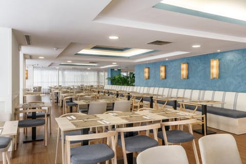 Restaurant/places to eat, Banquet/Function facilities