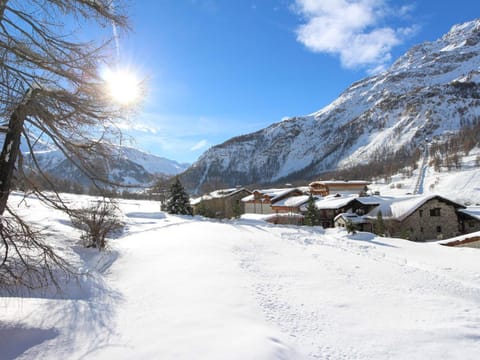 Appartement duplex 5 pers. avec wifi et parking à Val-d'Isère - FR-1-694-68 Apartment in Val dIsere