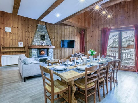 Duplex montagnard rustique avec cheminée, au vieux village de Val-d'Isère, au pied des pistes - FR-1-694-71 Apartment in Val dIsere