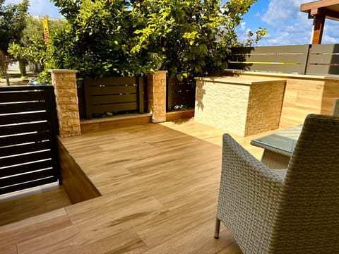 Patio, Day, View (from property/room), Balcony/Terrace, Seating area