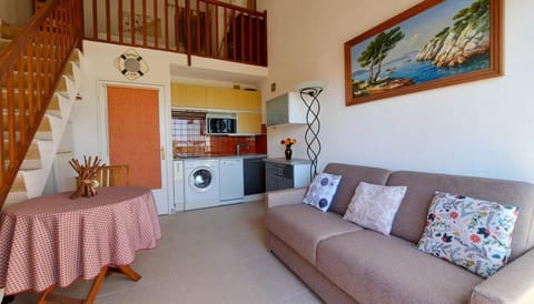 Living room, kitchen