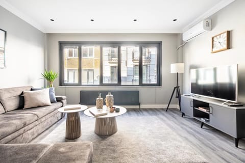 Living room, Seating area, air conditioner