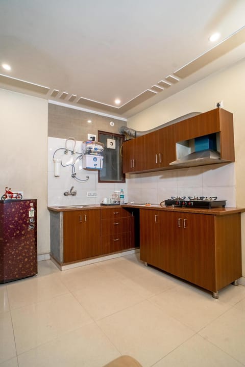 Kitchen or kitchenette, kitchen, kitchen