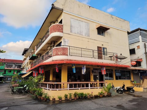 Property building, Day