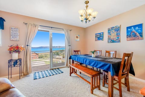 Puzzled at Bear Lake Apartment in Garden City