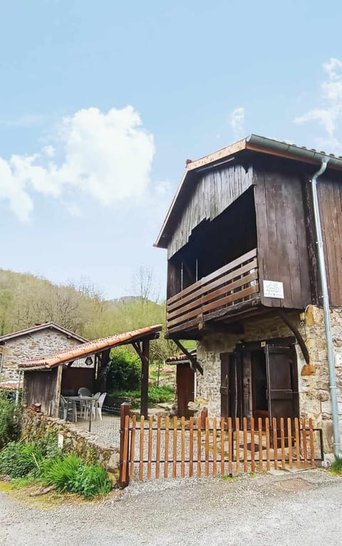 Property building, View (from property/room), Quiet street view, Inner courtyard view, pet friendly