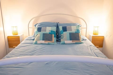 Charmant à 600 m des plages proche des commerces LESCLESDENICOLE Apartment in Hyères