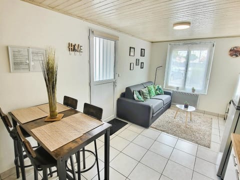 Living room, Seating area, Dining area, heating, kitchen