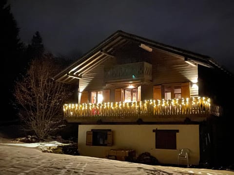 Chalet Les Charmilles - Vallée de Chamonix - 5 chambres Chalet in Les Houches