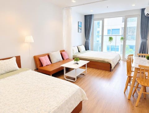 Bed, Living room, Photo of the whole room, Bedroom