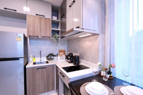 Kitchen or kitchenette, dishwasher, minibar, oven, pet friendly, stove