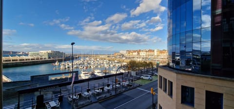 Nearby landmark, Off site, Natural landscape, City view, Sea view