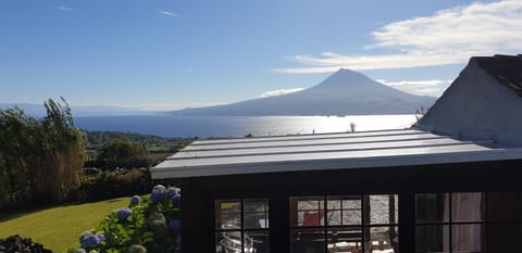 Mountain view, Sea view