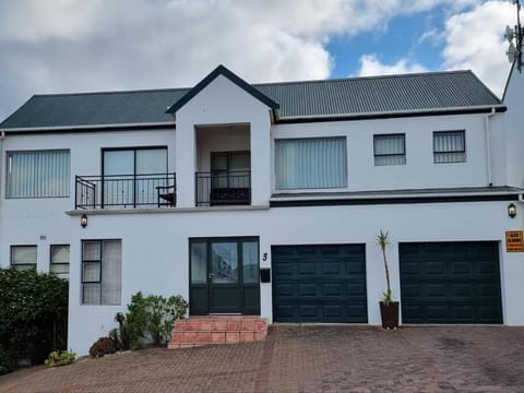 Eagles View Langebaan with Lagoon View House in Western Cape