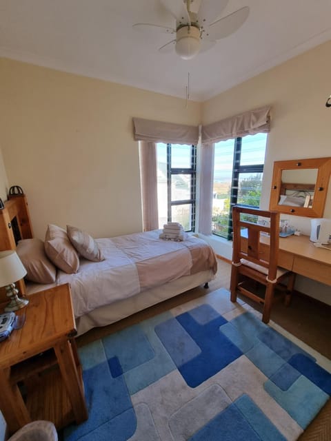 Eagles View Langebaan with Lagoon View House in Western Cape