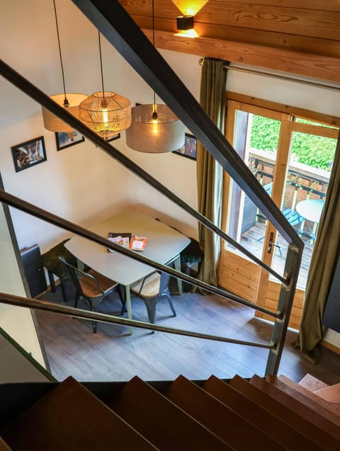 Decorative detail, Dining area, acessibility