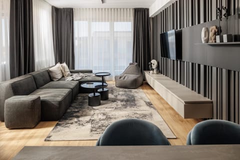 TV and multimedia, Living room, Seating area