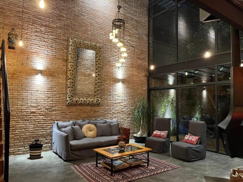 Living room, Garden view, flat iron