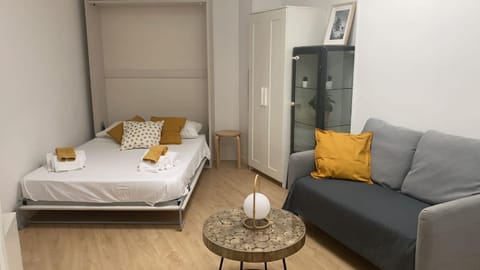 Bonito Estudio con terraza Apartment in Madrid