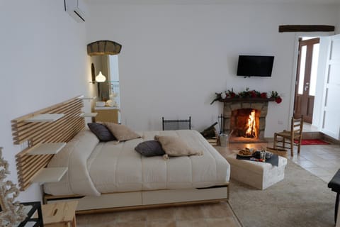 Bed, Photo of the whole room, Bedroom, flat iron