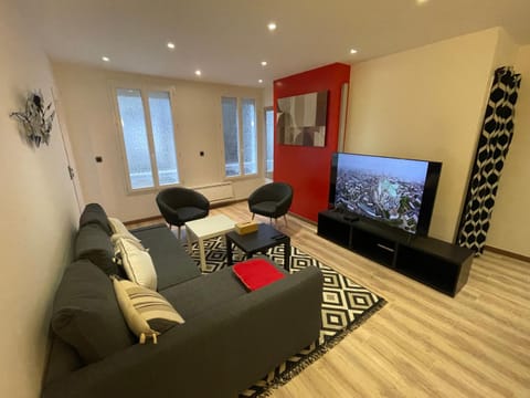 Communal lounge/ TV room, TV and multimedia, Living room