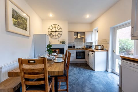 Kitchen or kitchenette, Dining area, dishwasher, oven, pet friendly, stove, toaster