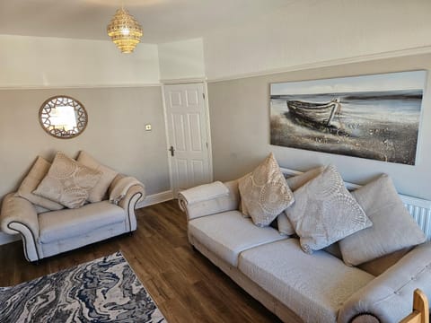 Spring, Day, Night, Winter, Summer, Living room, Beach, Beach, Autumn, On site, Sea view, Sea view, Area and facilities, Area and facilities, Breakfast, Seasons, Time of day, Location, Sunrise, Sunset, internet, internet