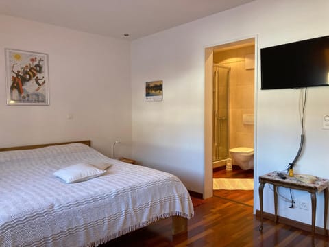 TV and multimedia, Photo of the whole room