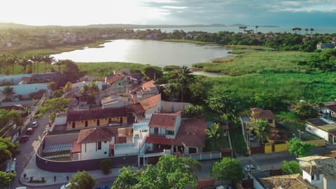 Nearby landmark, Off site, Day, Neighbourhood, Natural landscape, Bird's eye view, City view, Lake view, River view, Location