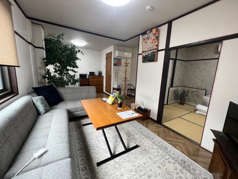 TV and multimedia, Living room, Photo of the whole room, Dining area, Bedroom