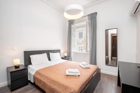 Bed, Photo of the whole room, Bedroom, internet, towels, wardrobe, air conditioner