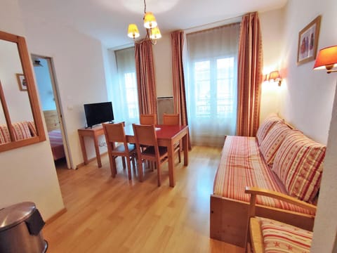 TV and multimedia, Living room, Dining area