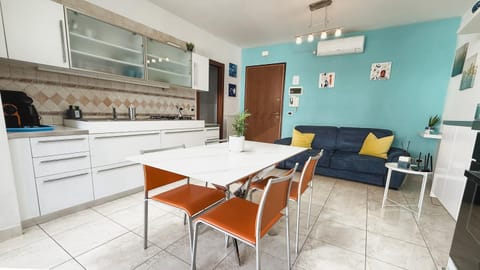 Kitchen or kitchenette, Facility for disabled guests, stove, stove, kitchen, kitchen