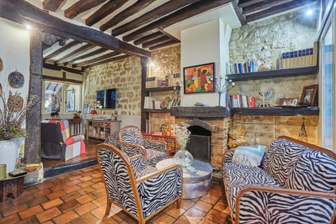 TV and multimedia, Living room, Seating area, Dining area, flat iron