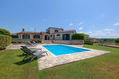 Property building, Garden, Garden view, Pool view, Swimming pool, sunbed