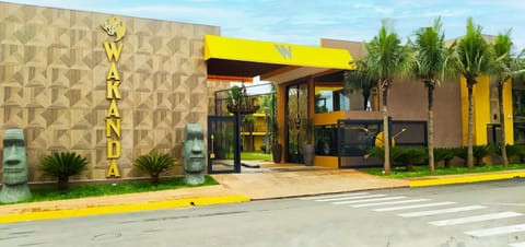Facade/entrance