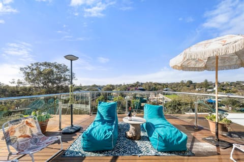 Patio, Day, Natural landscape, View (from property/room), Balcony/Terrace, Seating area, Garden view