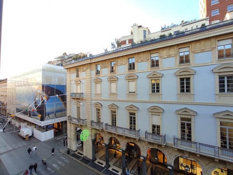 Property building, Day, Neighbourhood, City view, Street view
